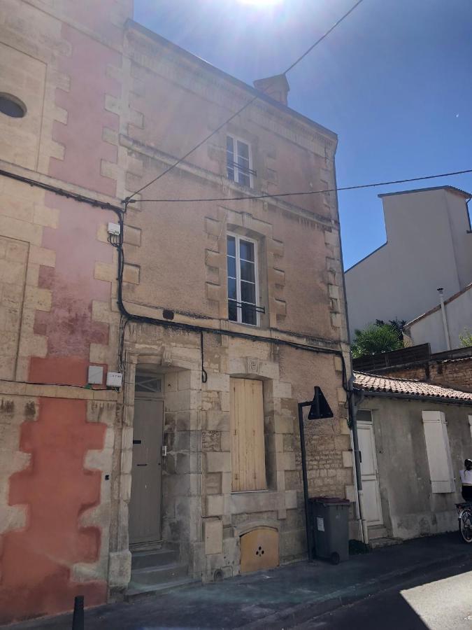Le Bjorn - T1 Chaleureux Refait A Neuf - Centre Apartman Niort Kültér fotó